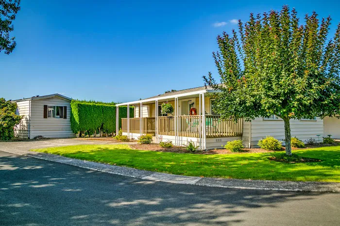 Arrowhead Mobile Home Park Picture 7