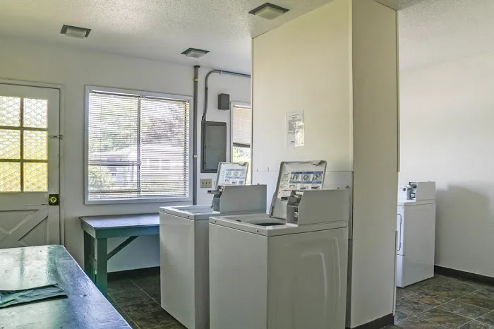 McNary Oaks Mobile Home Villa Picture 2