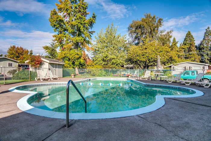 McNary Oaks Mobile Home Villa Picture 9