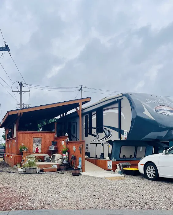 Salem Estates RV Park & Storage Picture 2