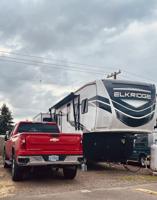 Salem Estates RV Park & Storage Picture 3