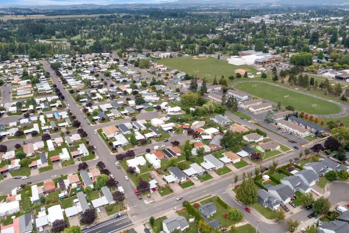 Squires West Picture 4