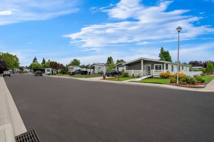 Squires West Picture 7