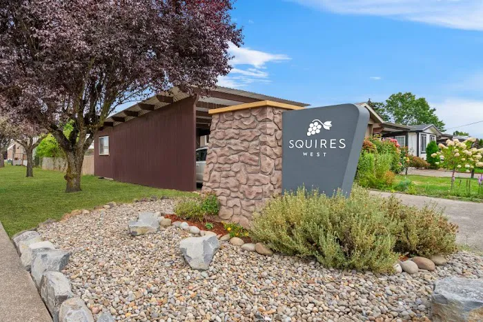 Squires West Picture 8