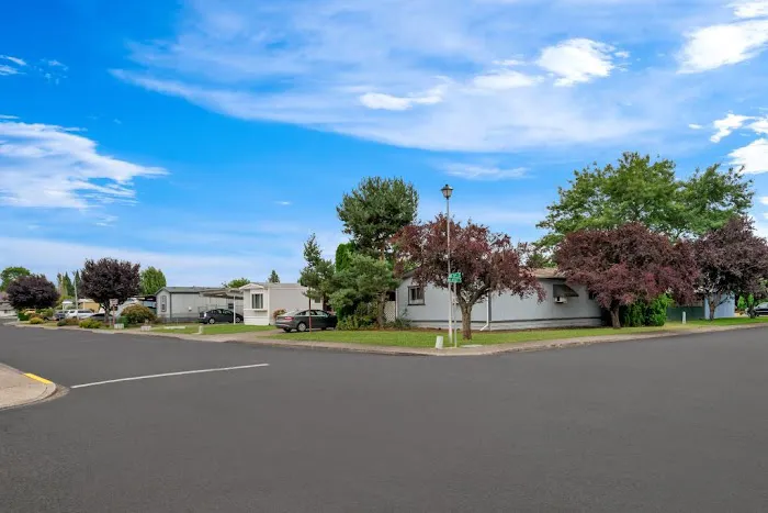 Squires West Picture 9