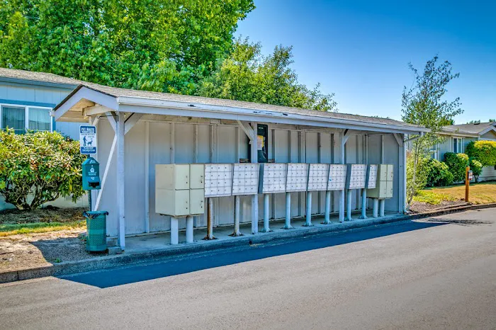 Heidi Manor Picture 1