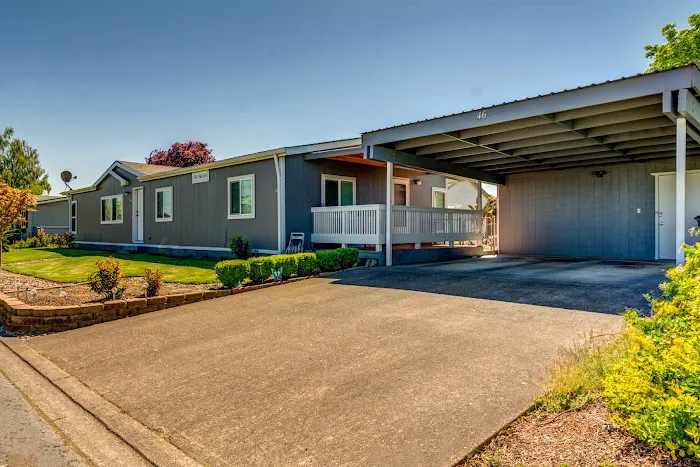 Heidi Manor Picture 7