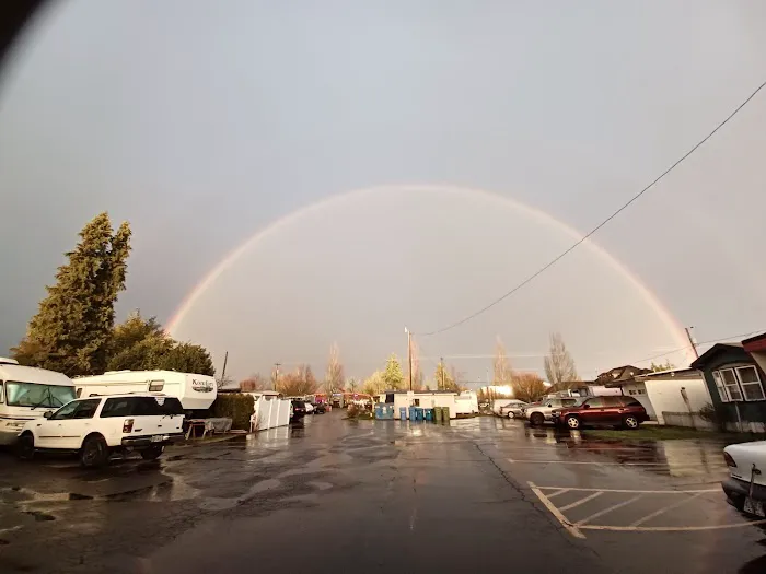 Salem Mobile Home & RV Park Picture 3