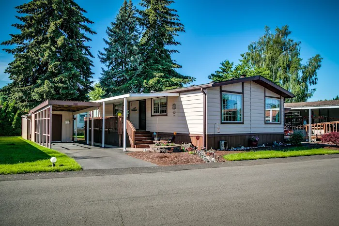 Royal Estates Picture 4