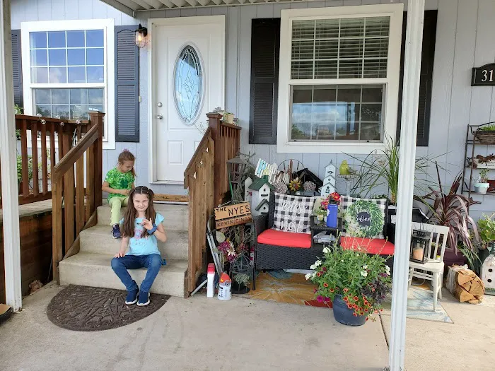 Lakeside Village Mobile Home Community Picture 9