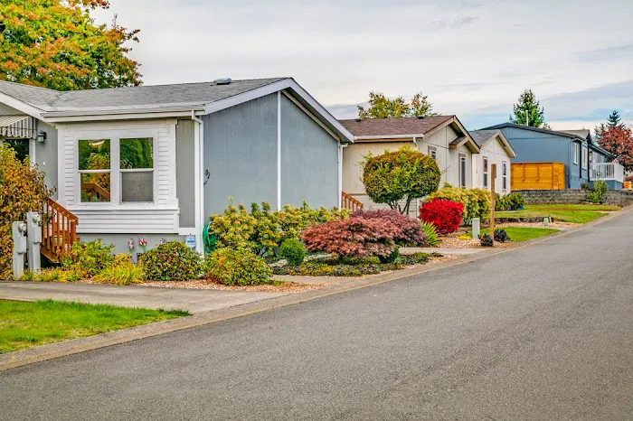 Oak Pointe Estates Picture 9