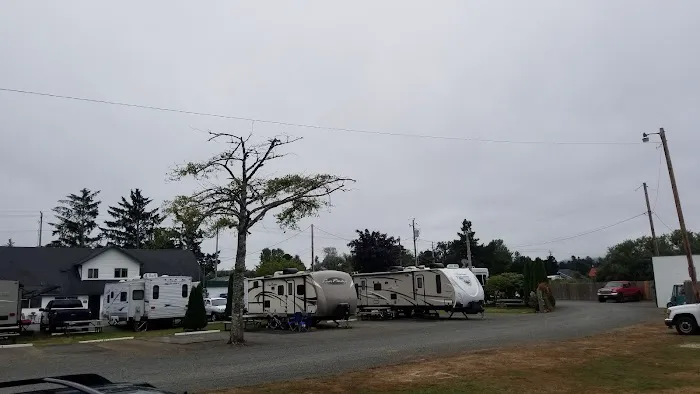 Bud's RV Park & Grocery Picture 2