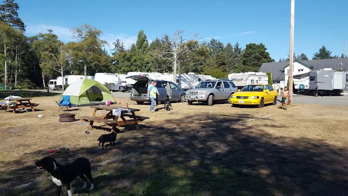 Bud's RV Park & Grocery Picture 5