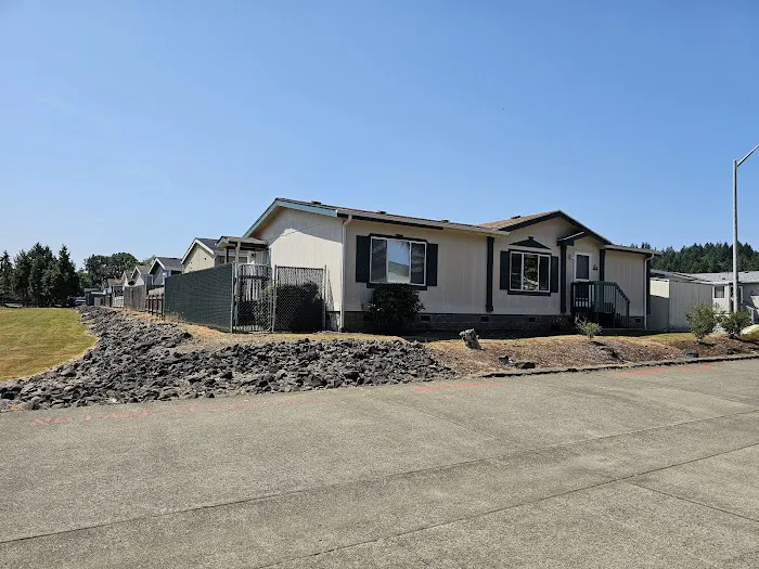 Hunters Walk Manufactured Home Comm office Picture 9