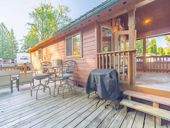 Harmony Lakeside RV & Cabins Resorts Picture 9