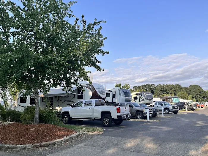 Knox Butte RV Park Picture 7