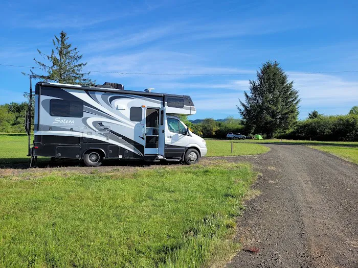 Port of Tillamook Bay RV Park Picture 6