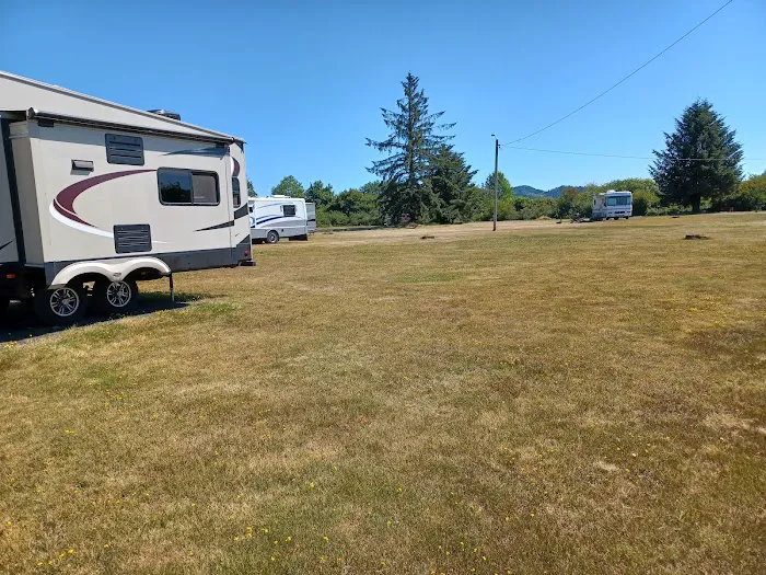 Port of Tillamook Bay RV Park Picture 4