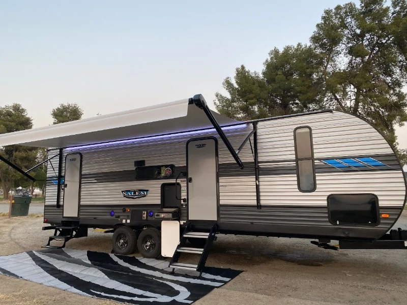 Top 10 Must-Have Items for Beginner Campers