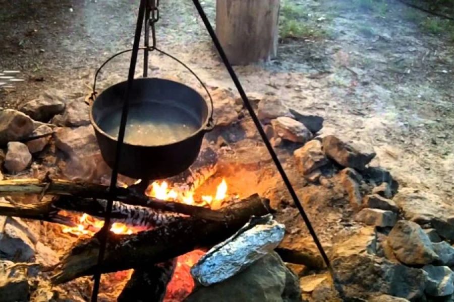 How to Use Campfire Heat for Outdoor Survival: Essential Tips and Techniques