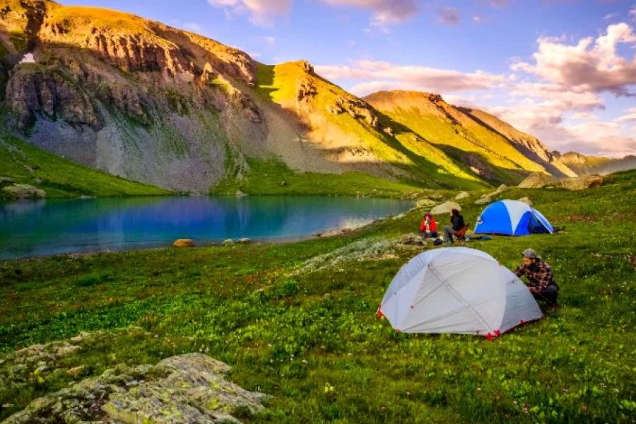 Top 5 Scenic Lake Campsites in the U.S. for Your Next Outdoor Adventure
