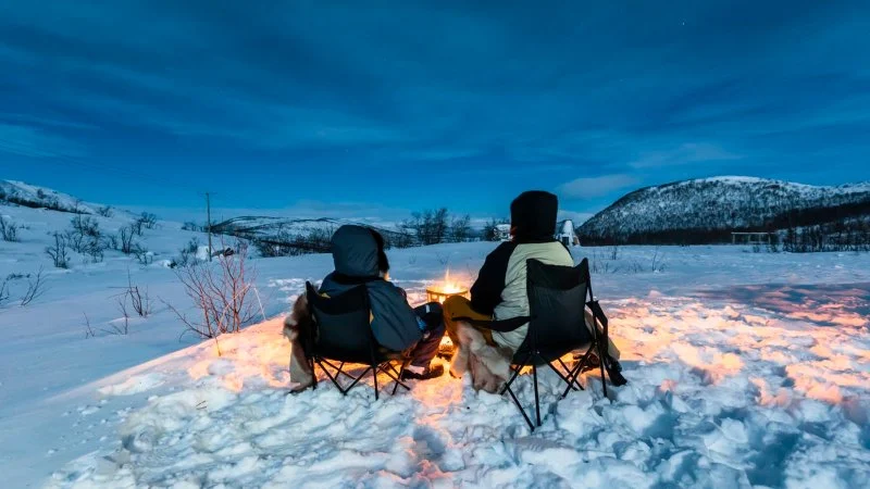 How to Build a Campfire in Snow and Cold Weather: Essential Tips for Winter Camping