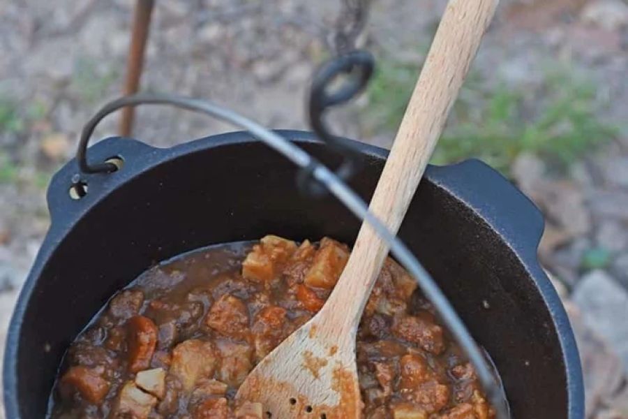 Top 10 Campfire Recipes for Outdoor Fun - Easy & Delicious Meals for Your Next Adventure
