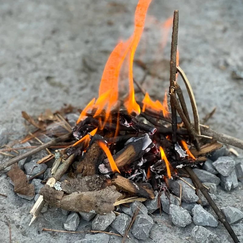 How to Build a Campfire That’s Easy to Extinguish
