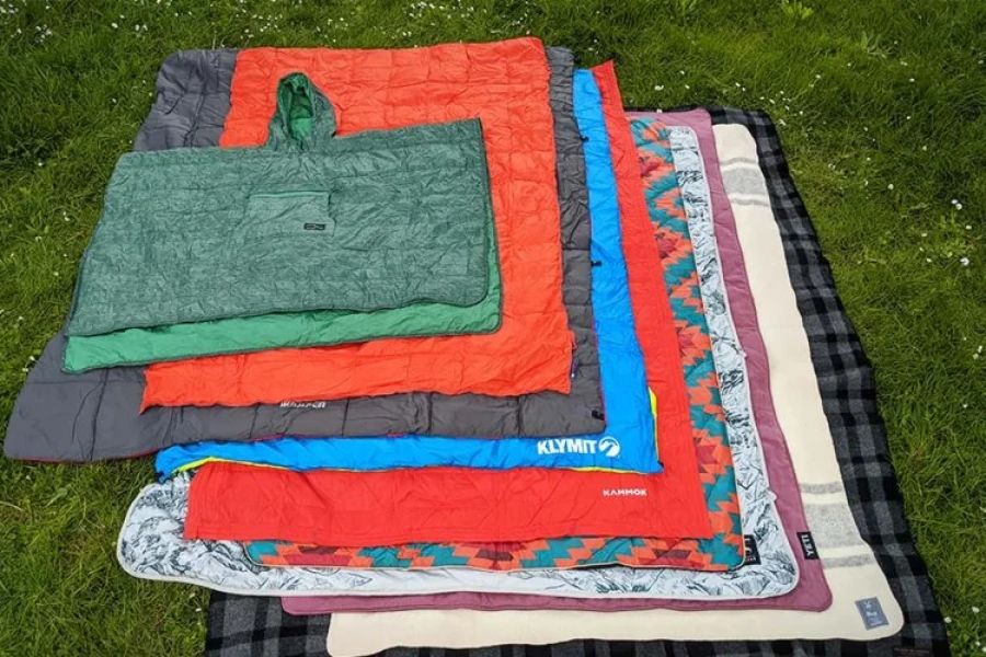 Best Camping Blankets for Cold Nights and Outdoor Comfort