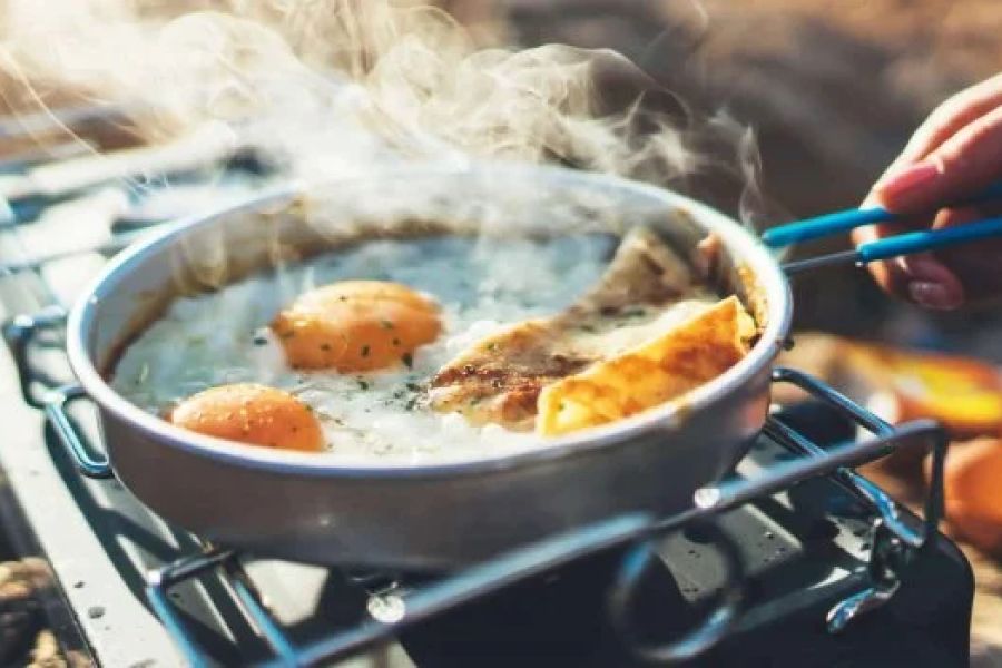 How to Cook Delicious Meals on a Camping Stove