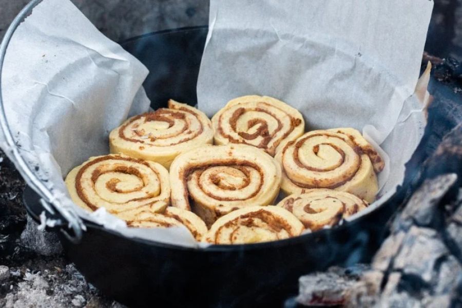How to Make Campfire Cinnamon Rolls: Easy Outdoor Recipe Guide