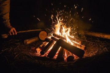 How to Build a Campfire in Wet or Humid Weather Conditions