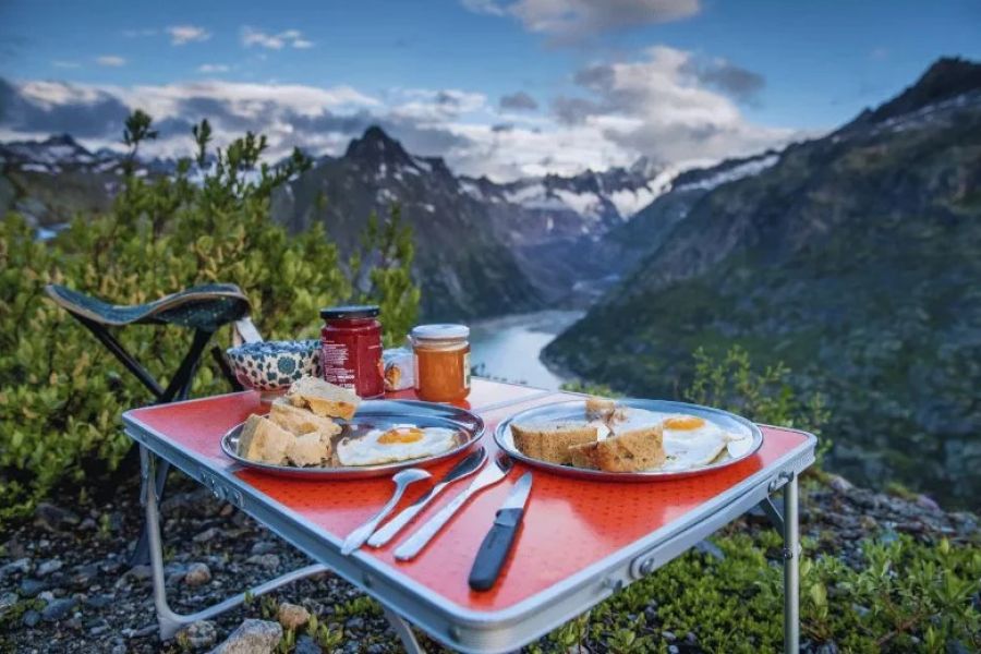 How to Keep Your Food Safe While Camping – Essential Tips for Safe Camping Meals