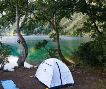 Tips for Camping Near Rivers and Lakes Safely – Essential Advice