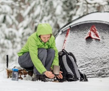 How to Enjoy Winter Camping Without Freezing
