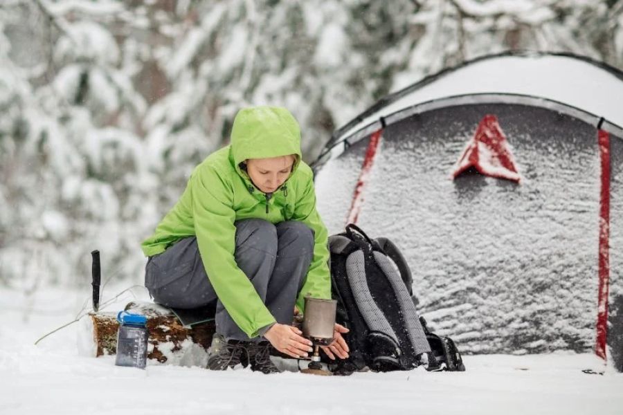How to Enjoy Winter Camping Without Freezing