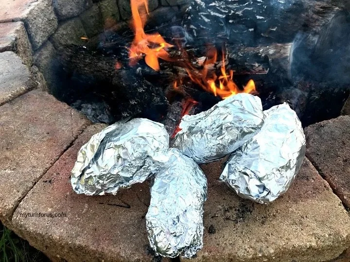 How to Make Campfire Baked Potatoes Wrapped in Foil: A Perfect Camping Recipe