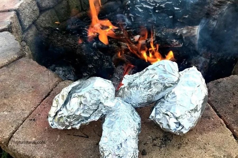How to Make Campfire Baked Potatoes Wrapped in Foil: A Perfect Camping Recipe