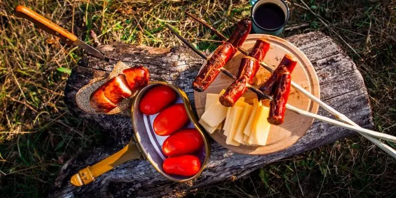 How to Keep Food Fresh While Camping in Summer: Essential Tips for Your Trip