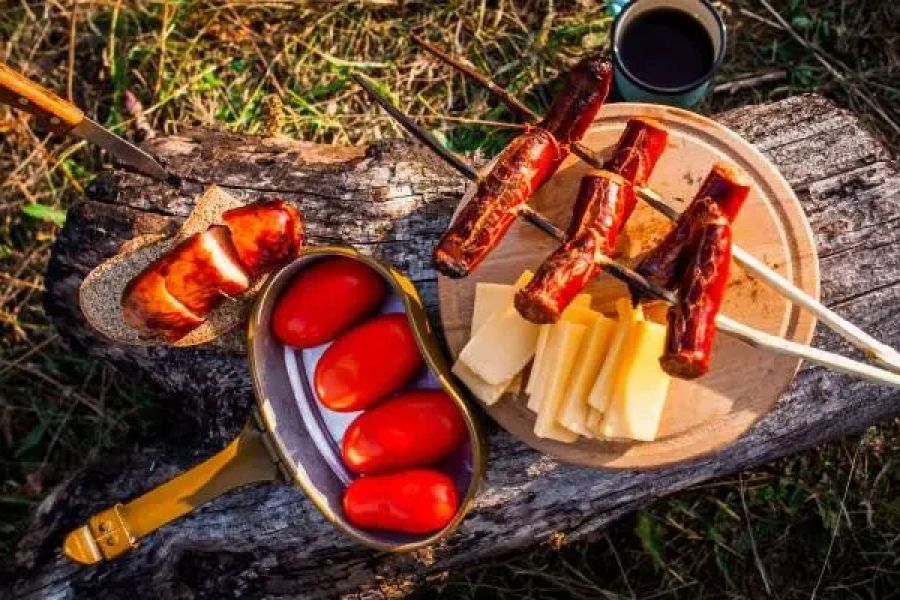 How to Keep Food Fresh While Camping in Summer: Essential Tips for Your Trip