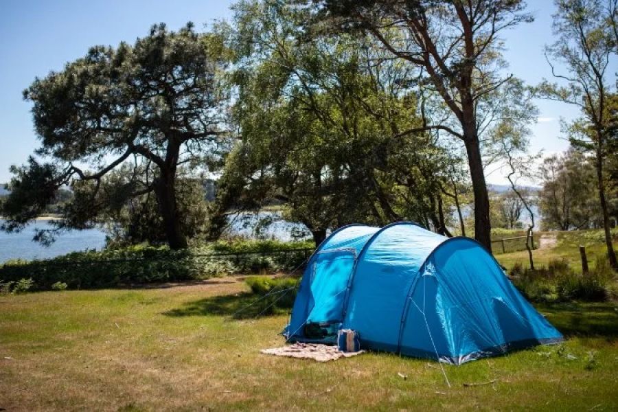 How to Camp Near Waterfalls: Expert Tips and Best U.S. Locations for Nature Lovers