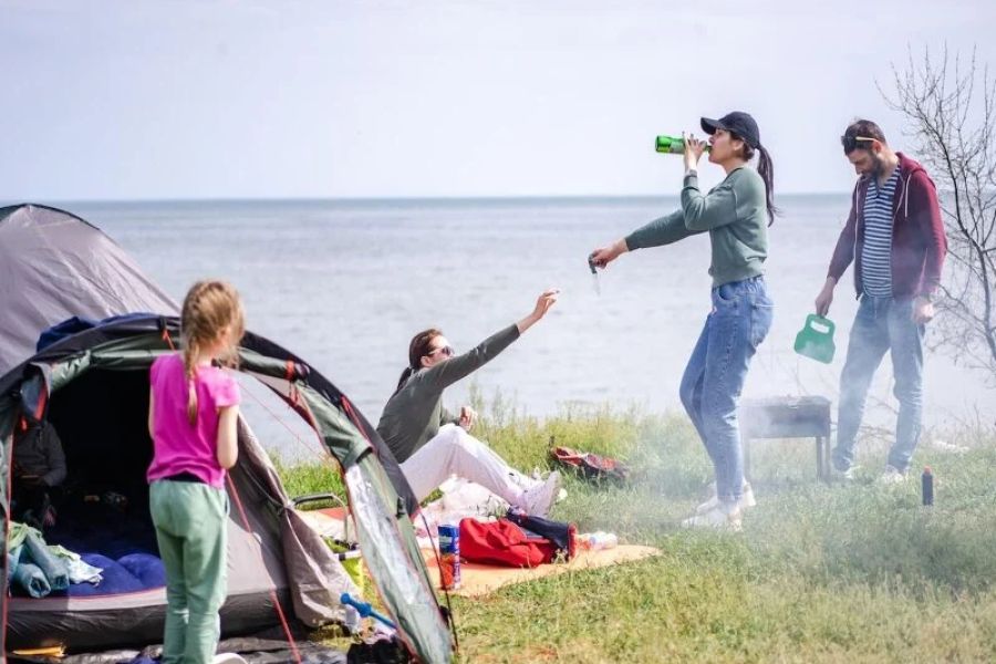 How to Keep Your Campsite Clean and Tidy: Essential Tips for Outdoor Cleanliness