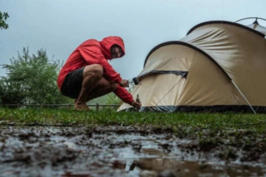 How to Prepare for Rainy Weather During Camping