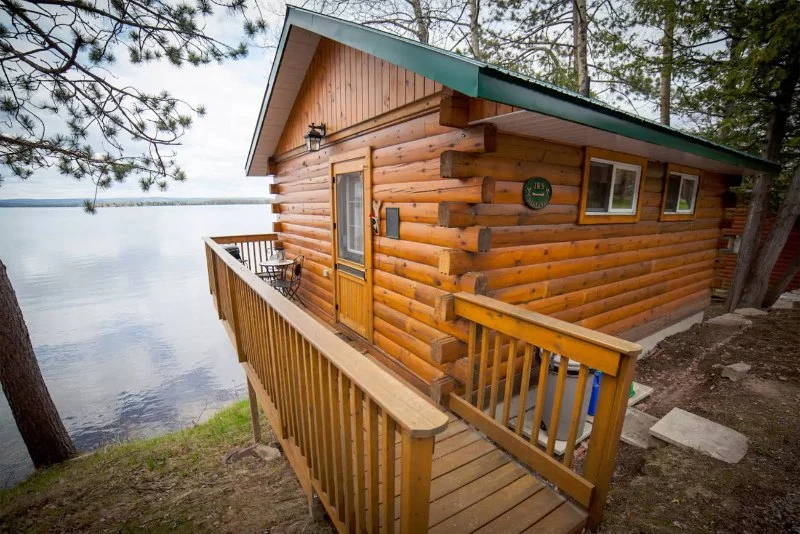 The Best Cottages Near Me with Stunning Lake Views for Your Perfect Getaway
