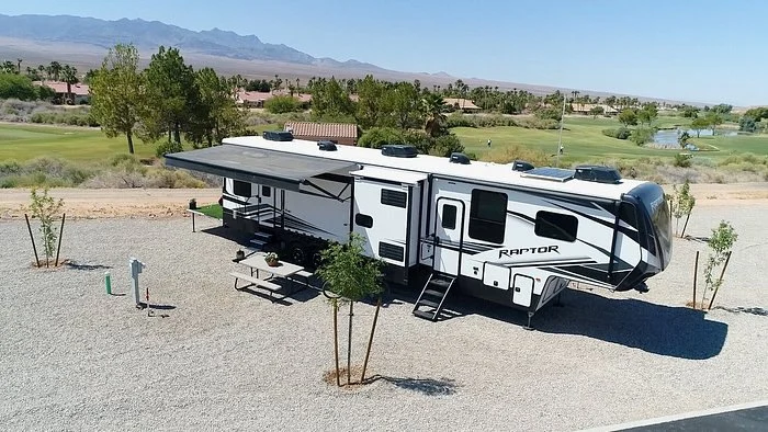 RV Park Reviews: What to Check Before Booking Your Stay