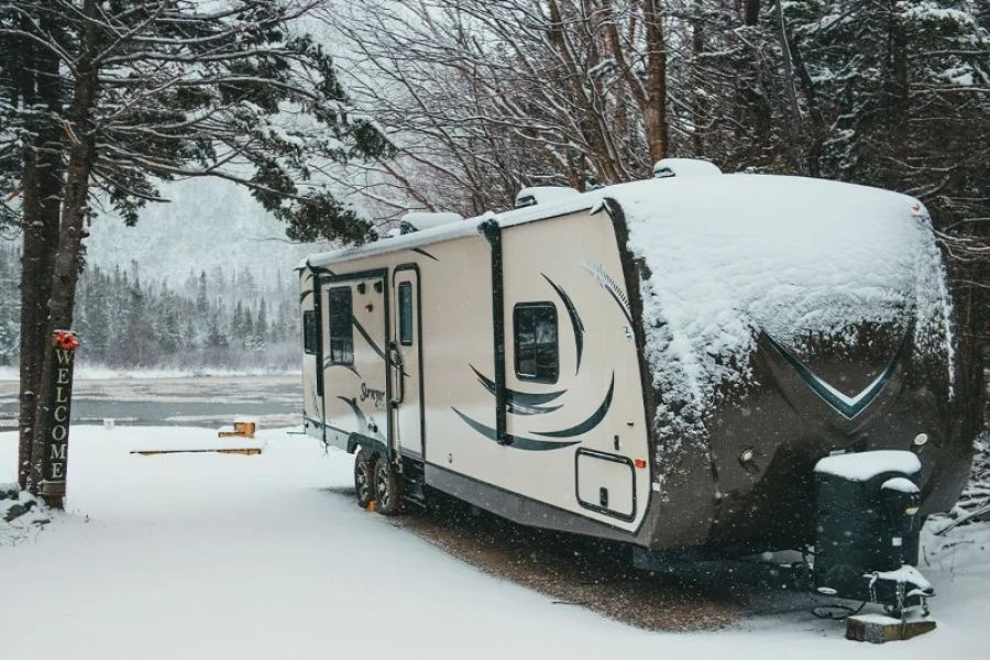 How to Choose the Best RV Tires for Winter Conditions – Essential Guide for RV Owners