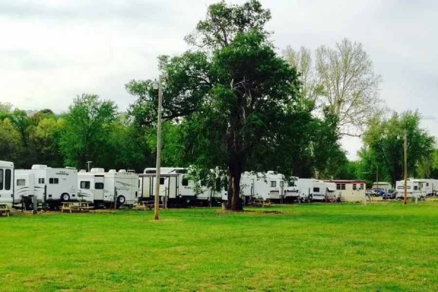 RV Parks Near Me with Indoor Amenities for Cold Weather