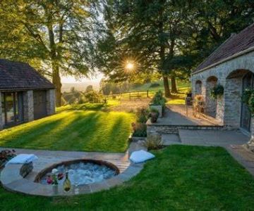 Cottages Near Me Perfect for Holiday Photo Shoots: Tips for the Best Settings