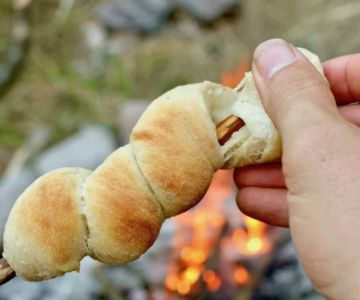 How to Make Campfire Bread with Simple Ingredients
