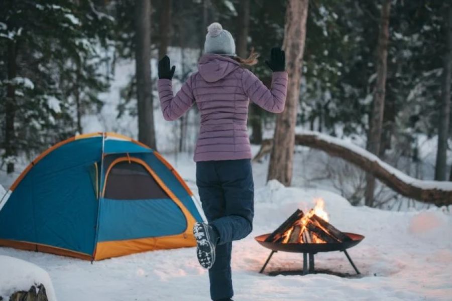 How to Stay Warm While Camping Without a Heater